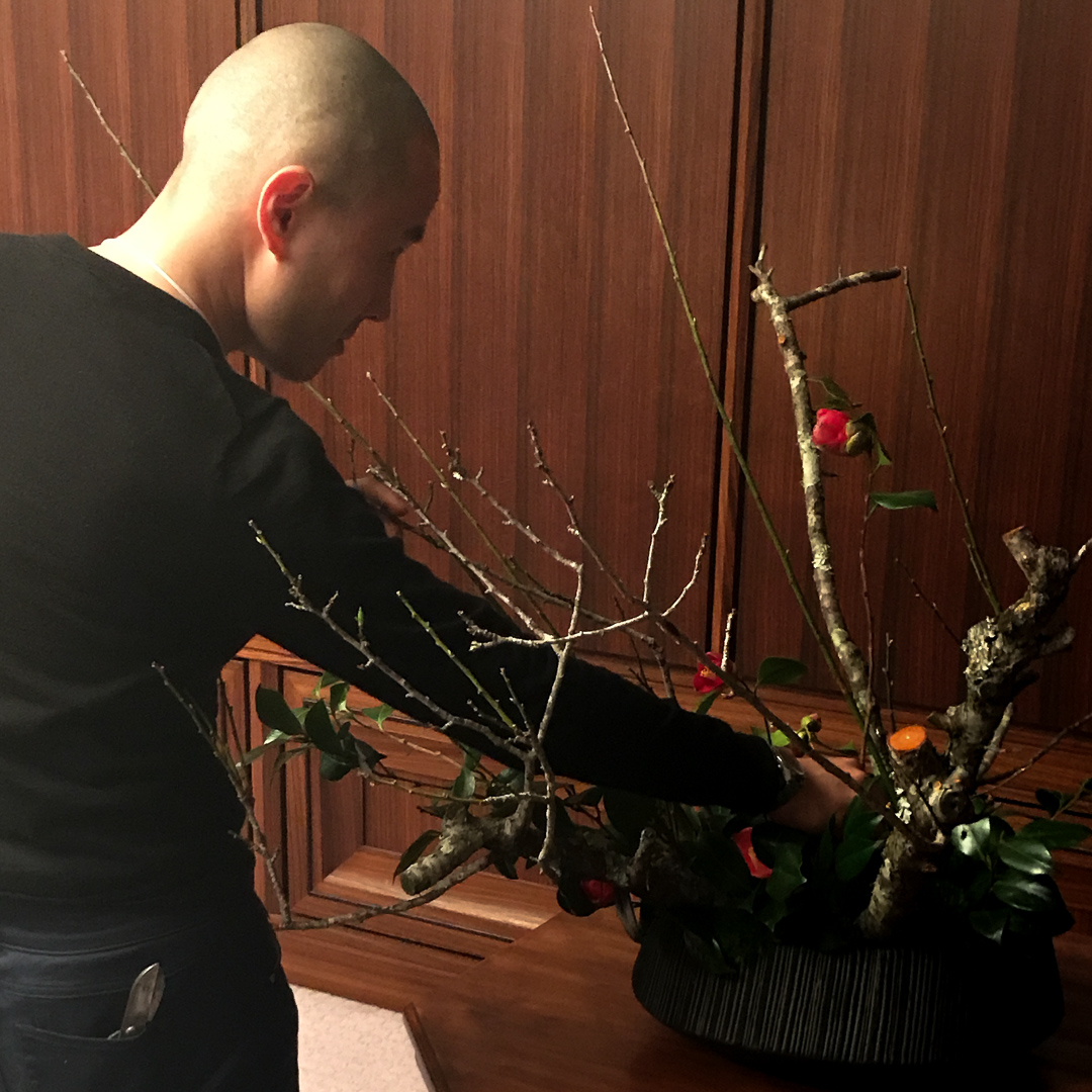 映画『空母いぶき』のいけばなを担当