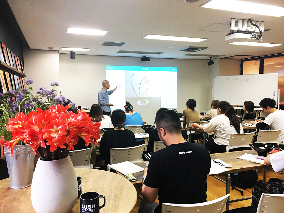 LUSHさんでいけばなの紹介